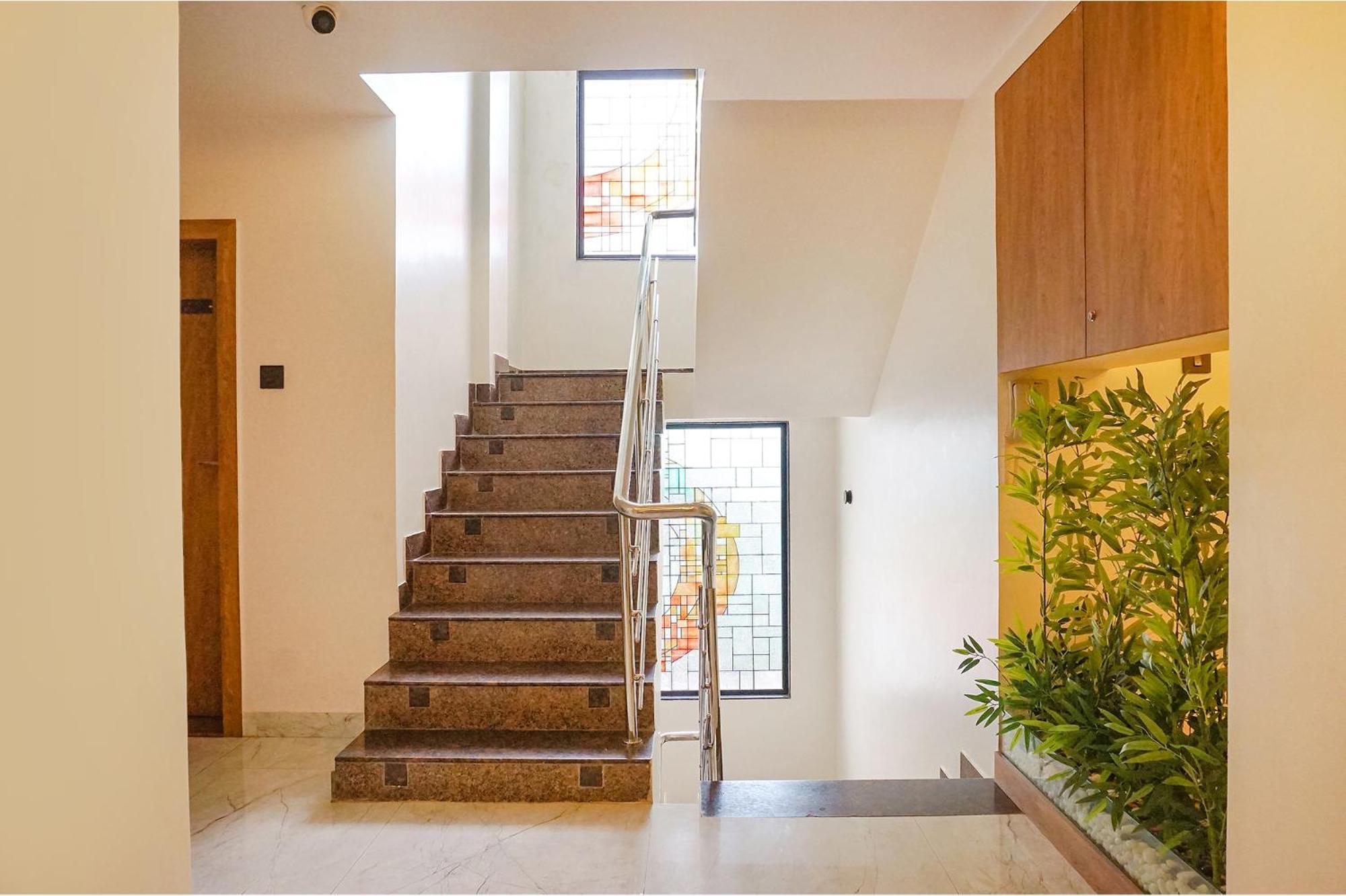 Fabhotel Prime Shourya Residency - Nr Maharshi Karve Museum プネ エクステリア 写真